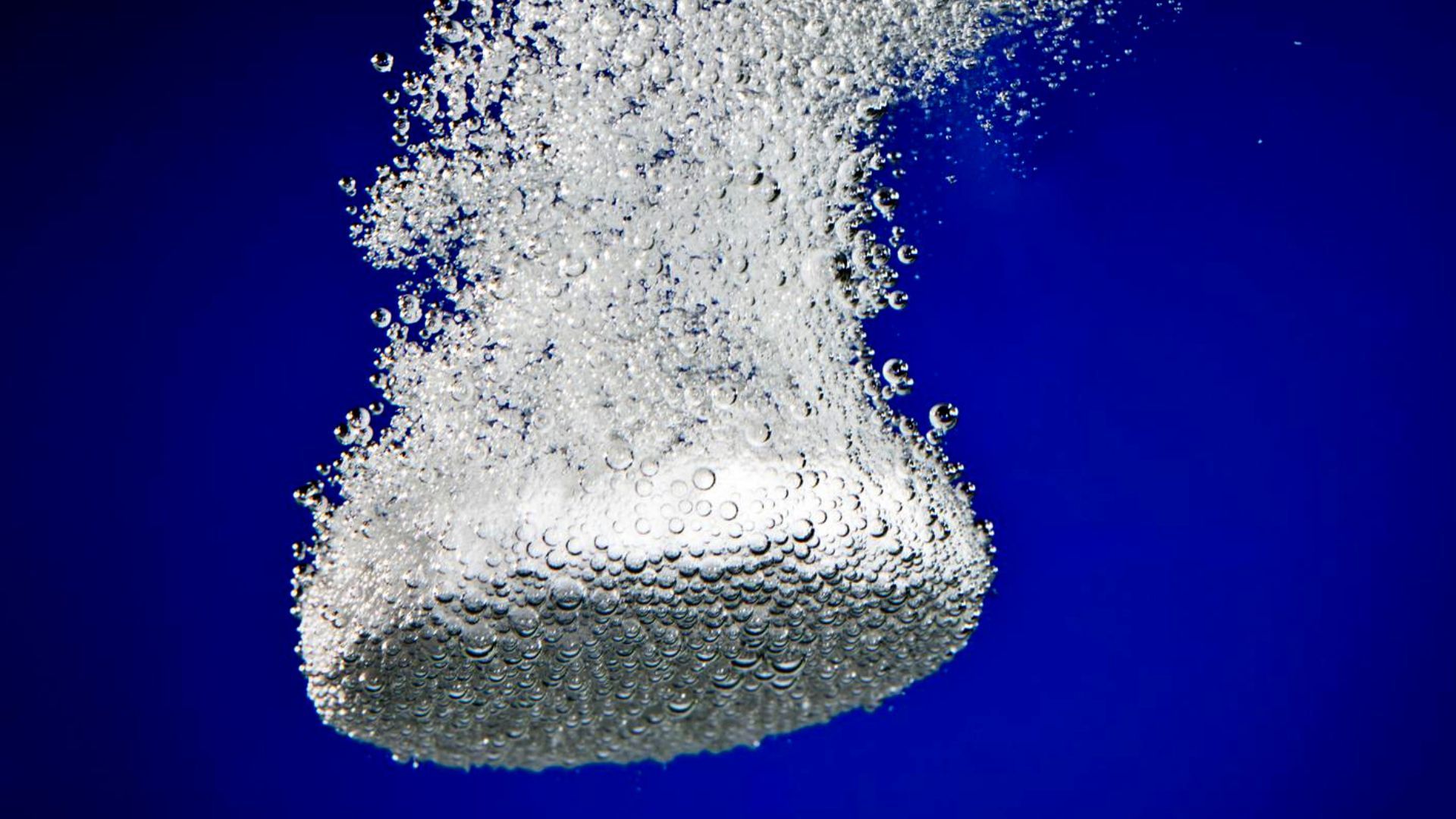 chlorine dioxide tablet dissolving in water.