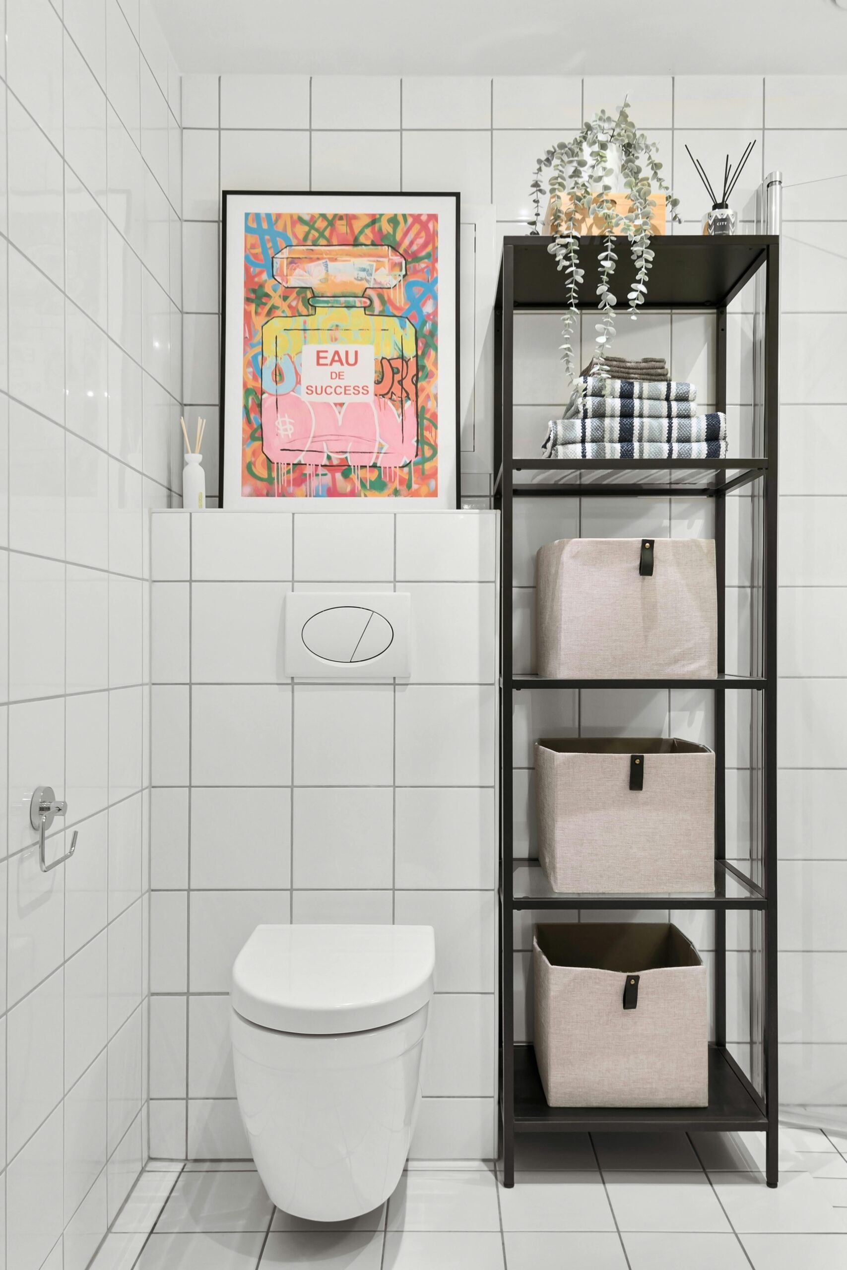 Once a month treat the brush holder with a 1 gram ClO₂ tablet in water, let it sit, rinse. Helps keep cross-contamination down.