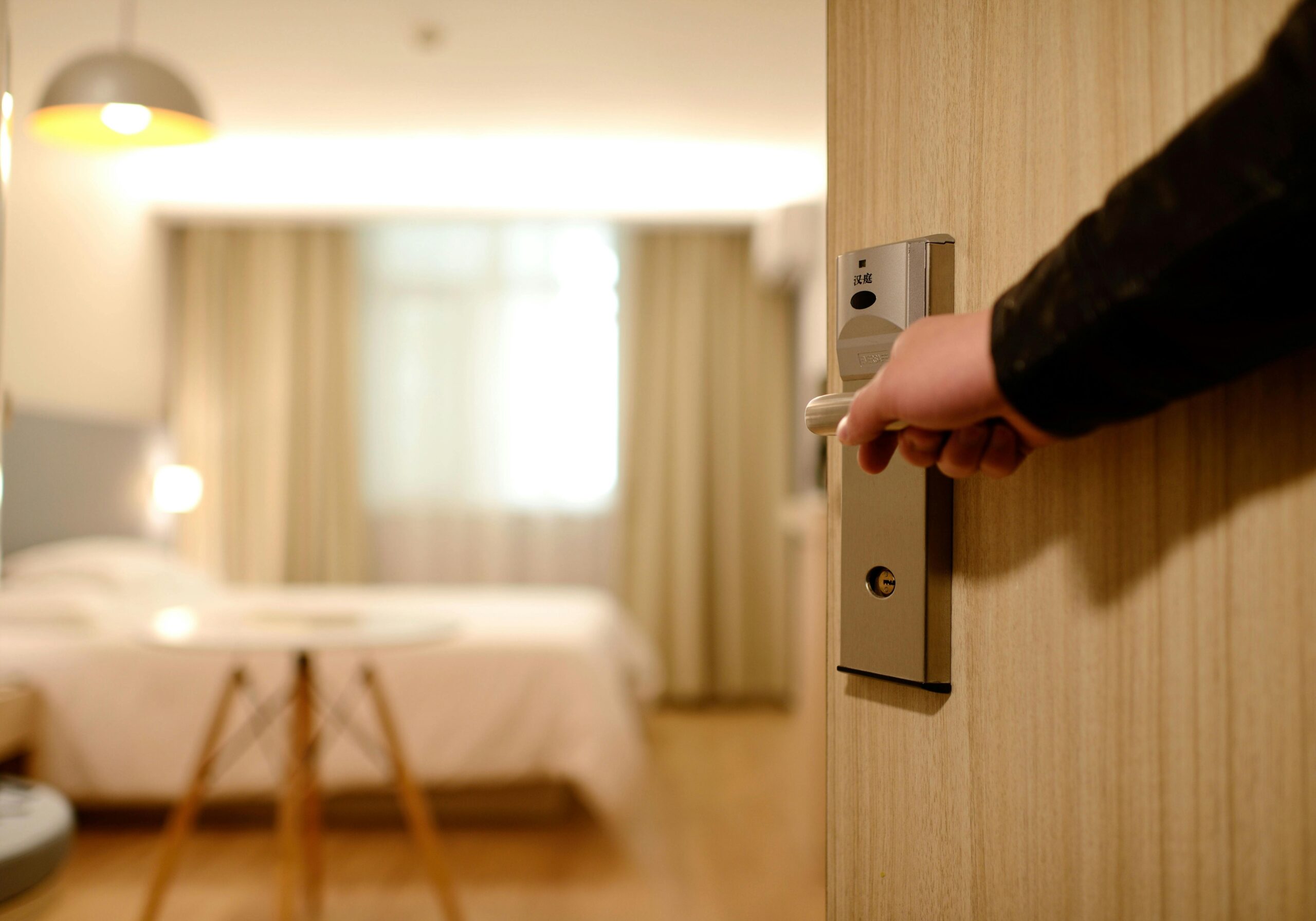 Hotel Room Air Quality: The Silent KPI in Housekeeping